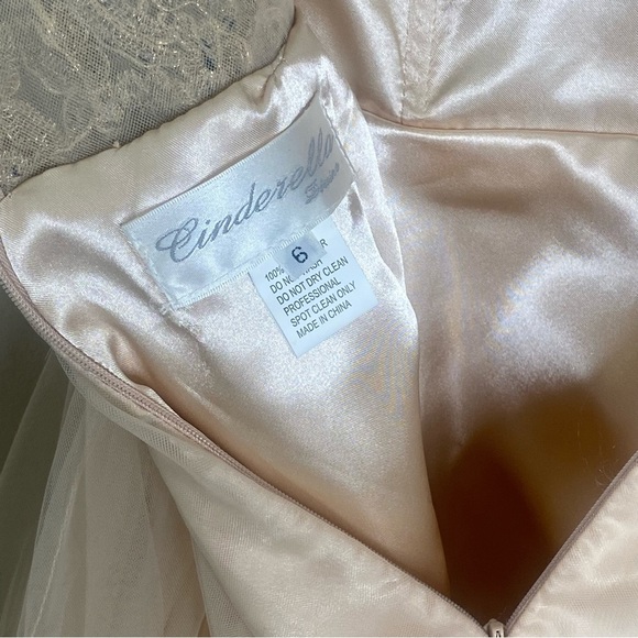 Cinderella Divine Women’s Formal Event Short Party Prom Homecoming Dress Size 6 - Picture 3 of 16